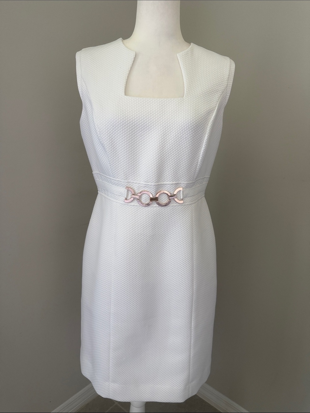 TAHARI ASL White Textured Sheath Dress Ring Waist Size 6 Women’s